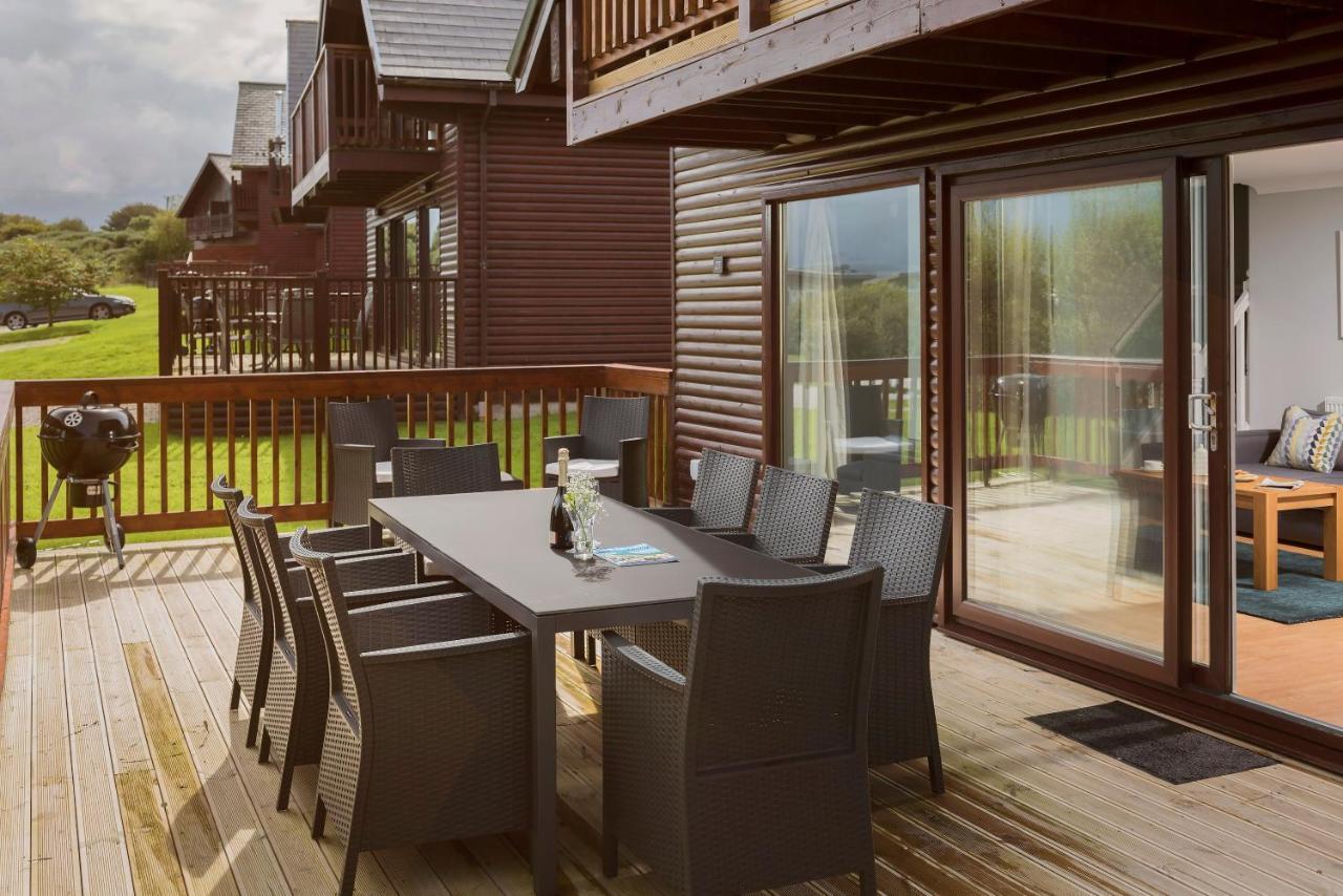 Skylark Sleeps 8 Private Hot Tub & Dogs Welcome Nr Padstow, Resort Pool Bar & Watersports St Columb Major Exteriör bild