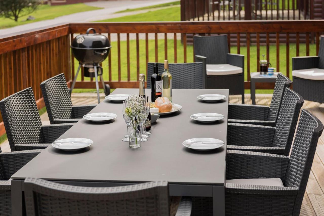 Skylark Sleeps 8 Private Hot Tub & Dogs Welcome Nr Padstow, Resort Pool Bar & Watersports St Columb Major Exteriör bild