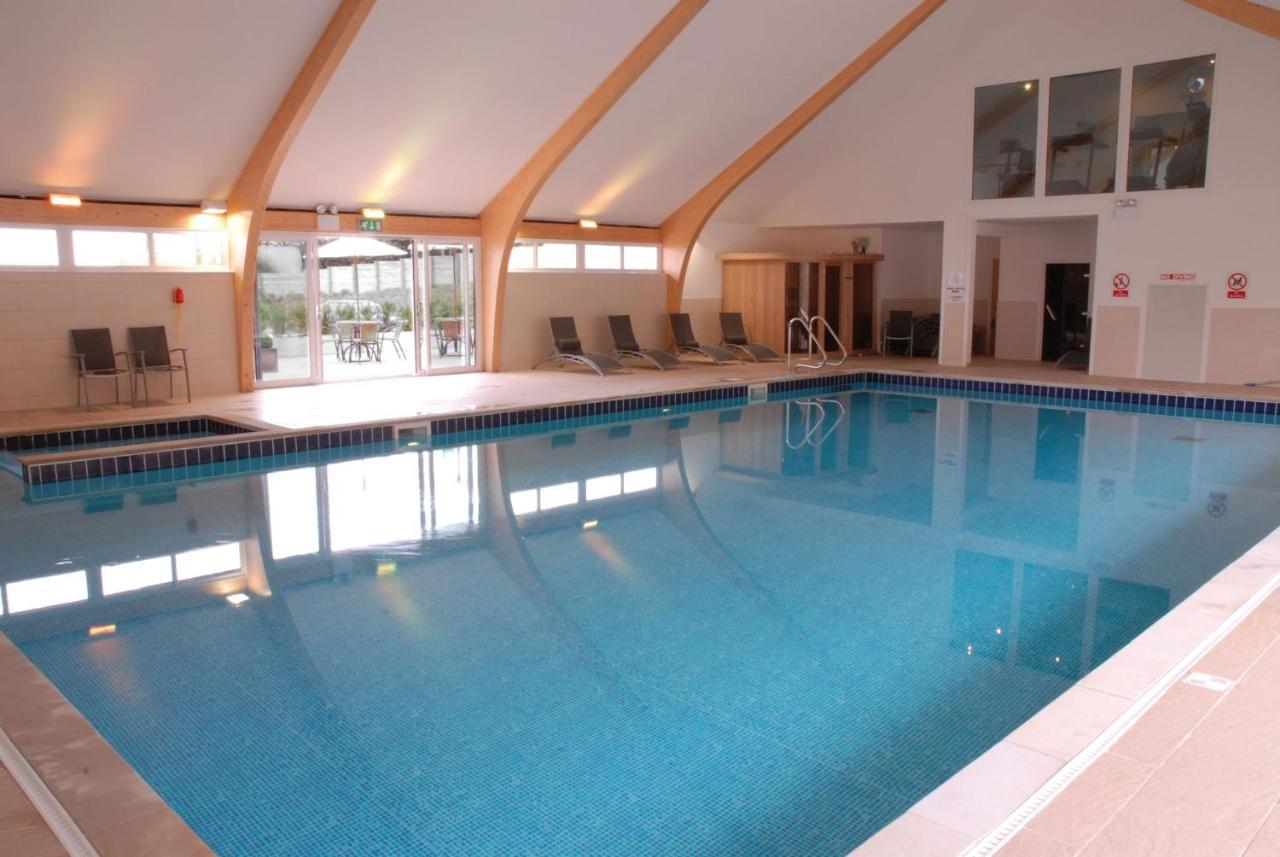 Skylark Sleeps 8 Private Hot Tub & Dogs Welcome Nr Padstow, Resort Pool Bar & Watersports St Columb Major Exteriör bild