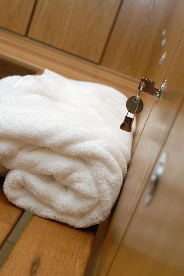 Skylark Sleeps 8 Private Hot Tub & Dogs Welcome Nr Padstow, Resort Pool Bar & Watersports St Columb Major Exteriör bild